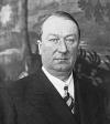 Ettore_Bugatti_in_1932.jpg Ettore_Bugatti_in_1932.jpg
